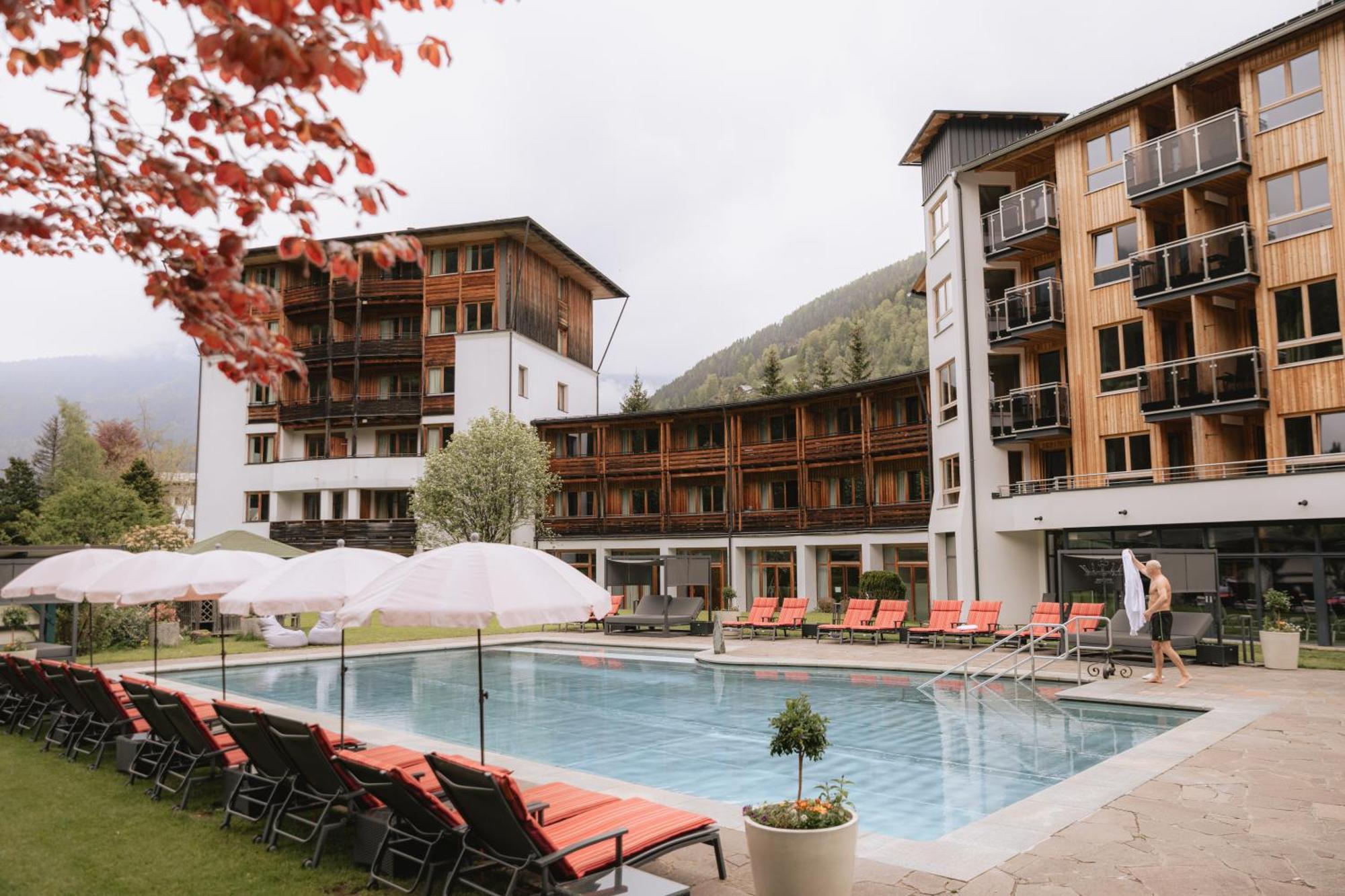 Hotel Die Post Бад Клайнкирххайм Екстериор снимка